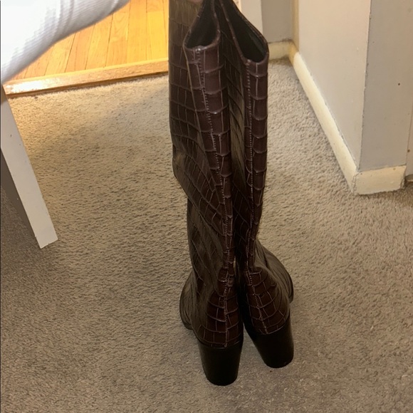 Schutz Brown Crocodile Pattern Women's Boots size 9 - Picture 3 of 8